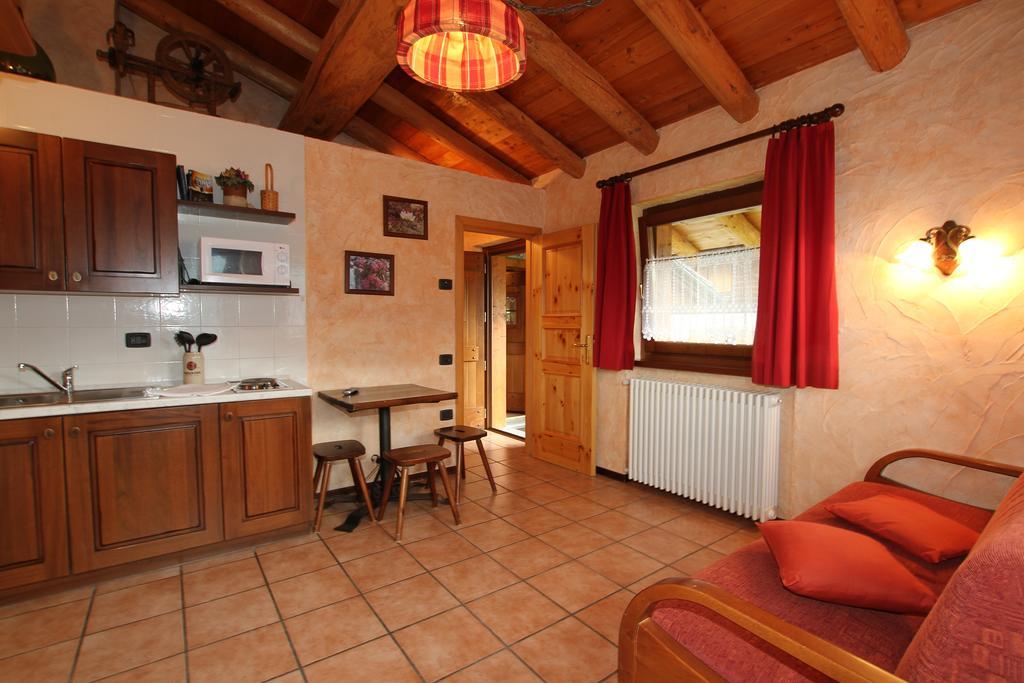 Residence Trompe-L'Oeil Champoluc Oda fotoğraf