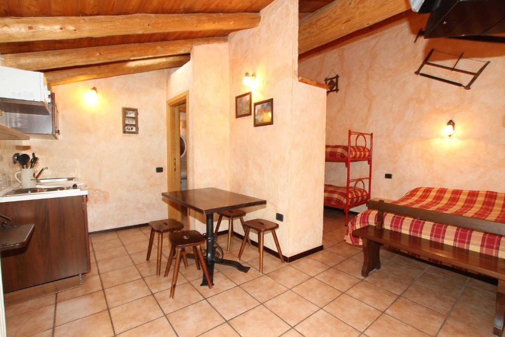Residence Trompe-L'Oeil Champoluc Oda fotoğraf